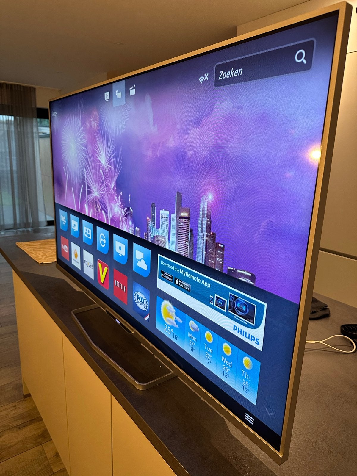Philips 55 inch Ambilight TV – Full HD Smart TV met voet, Ophalen, Philips, Gebruikt, 50 Hz