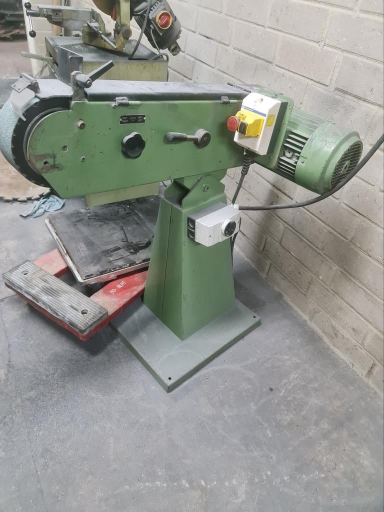 Grote bandschuurmachine op krachtstroom - Nette staat, Ophalen of Verzenden, Gebruikt, 1200 watt of meer, Bandschuurmachine