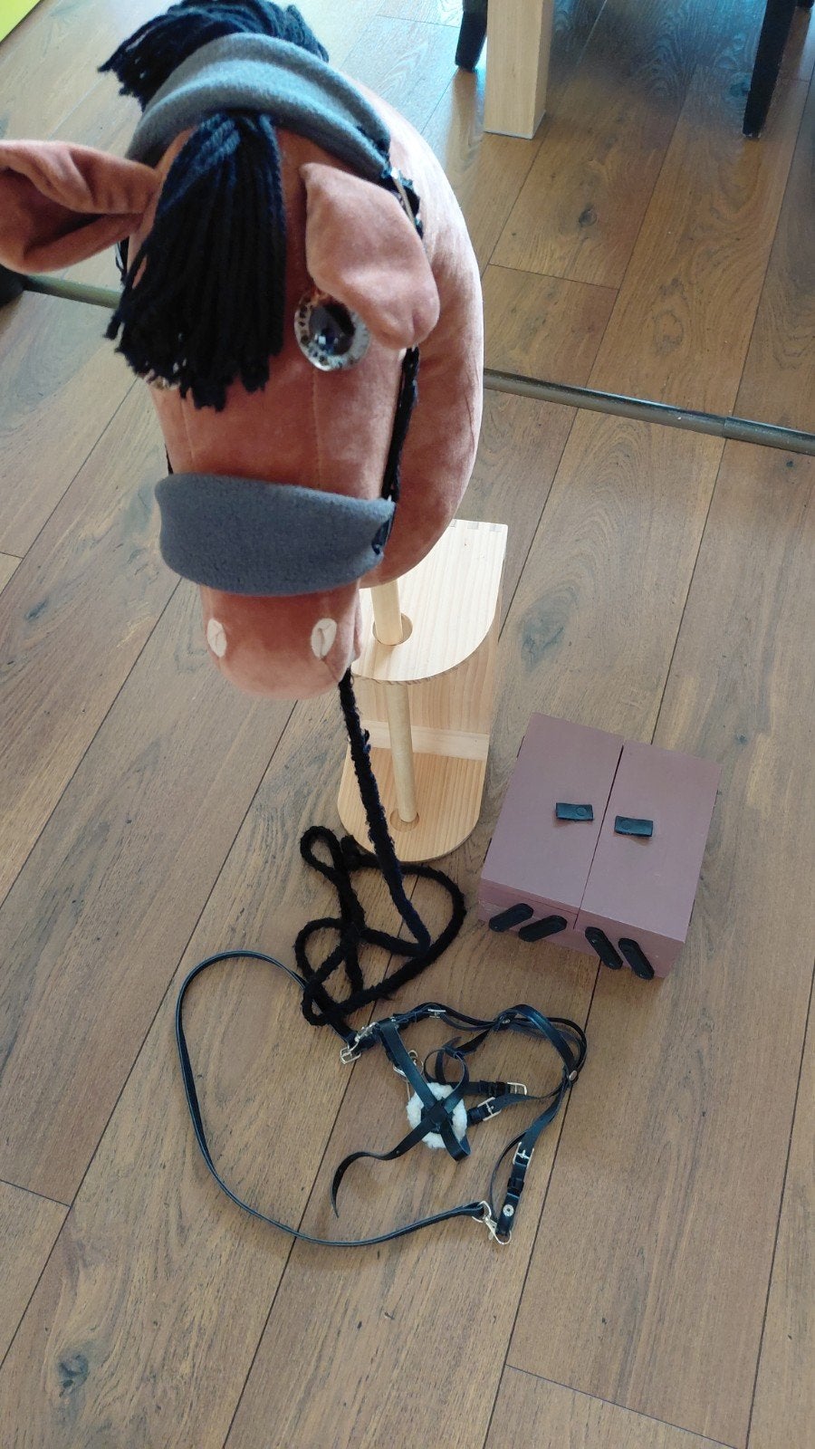 Hobby Horse donker bruin met extra's, Ophalen, Zo goed als nieuw