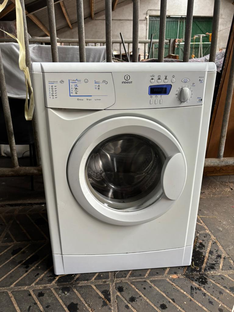 Wasmachine, Witgoed en Apparatuur, Ophalen, Gebruikt, 1200 tot 1600 toeren, 85 tot 90 cm