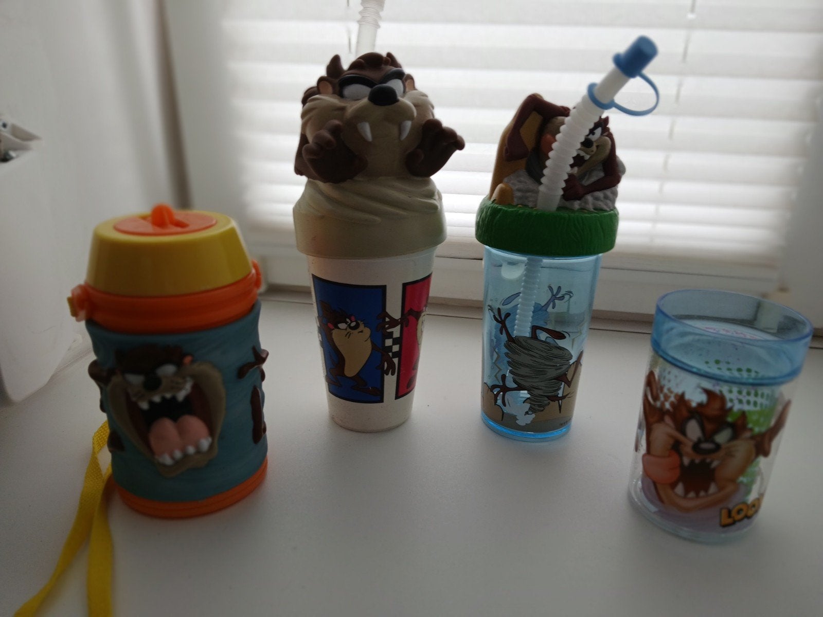 Diverse Looney Tunes drinkflessen/bekers, Ophalen of Verzenden, Looney Tunes, Nieuw, Overige typen