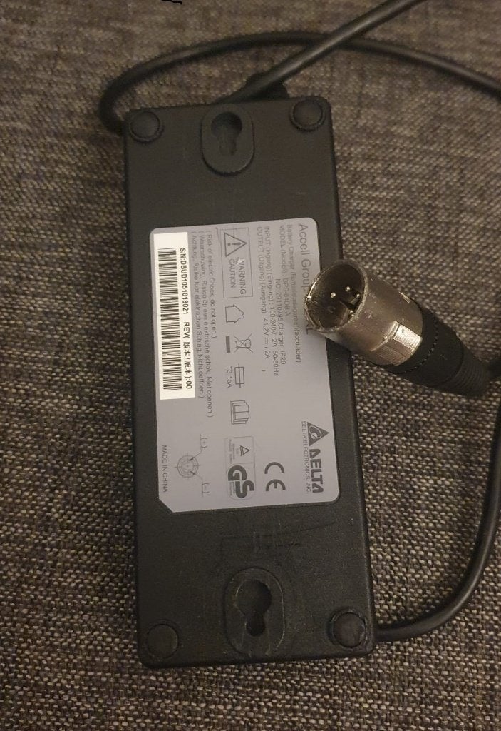oplader 41,2V - 2A voor elektrische fiets 4 pins, Zo goed als nieuw