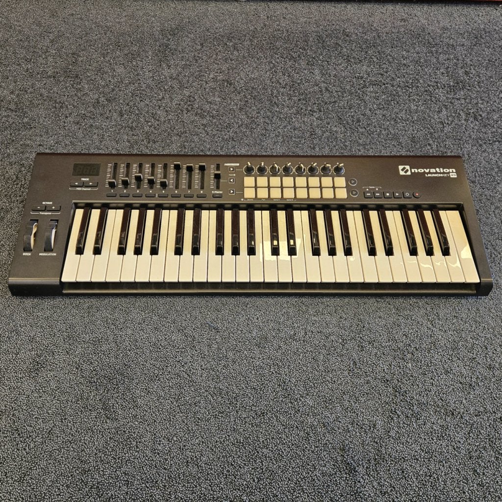 Novation Launchkey 49 MK2 Keyboard in Zeer Nette Staat, Eibenstock, Gebruikt, Support@eibenstock.com, Eibenstock GmbH & Co. KG, 
WiesenstraÃŸe 18, 08309 Eibenstock
Germany