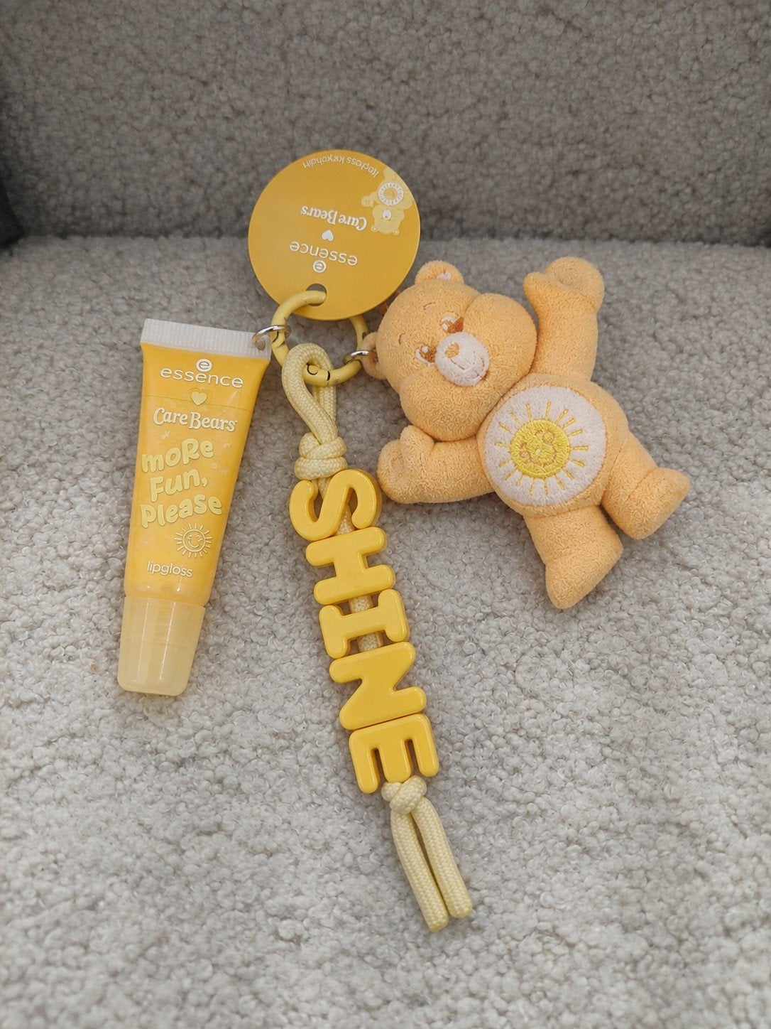 Essence Care Bears geel nieuw lipgloss sleutelhanger, Lippen, Geel, Nieuw, Ophalen of Verzenden