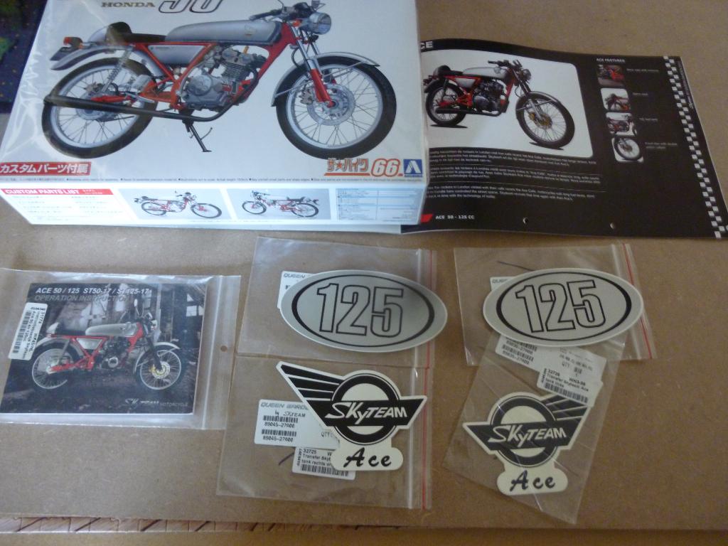 nette skyteam ace 50 - 125 cc onderdelen bouwdoos stickers, Fietsen en Brommers, Ophalen, Zo goed als nieuw, Overige typen