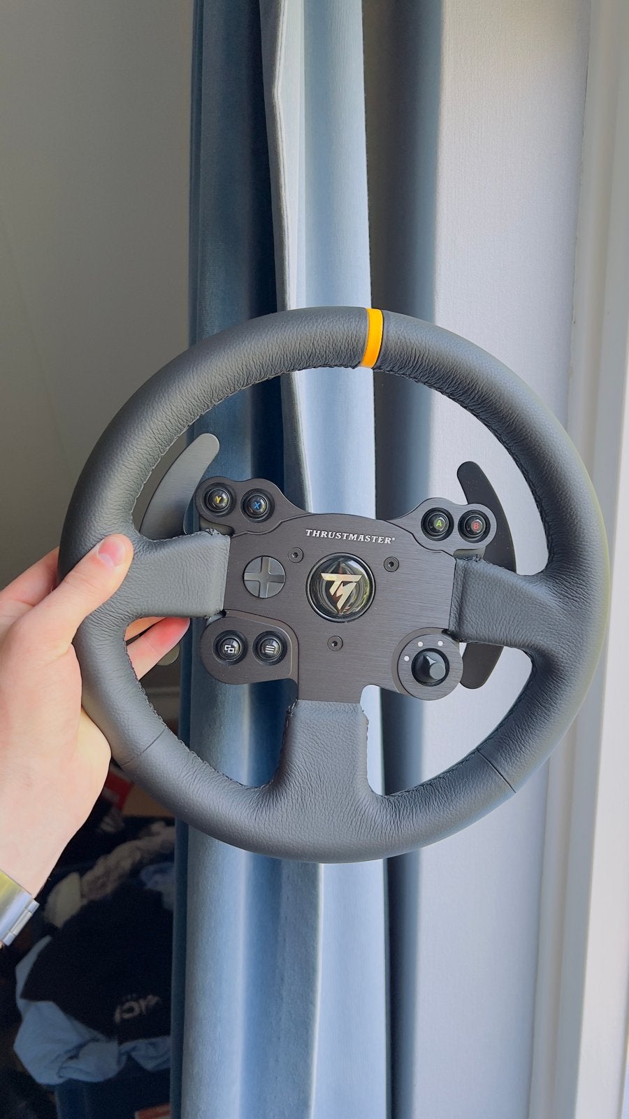 Thrustmaster TX Racing Wheel Leather Edition voor Xbox, Spelcomputers en Games, Spelcomputers | Xbox | Accessoires, Zo goed als nieuw