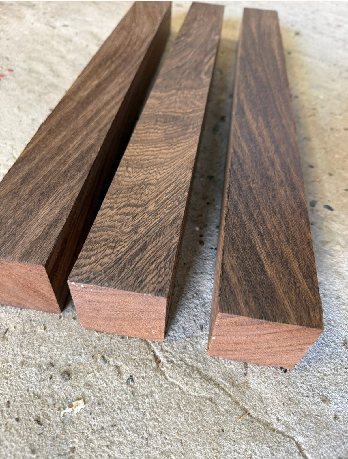 Draaihout wenge, geschaafd 45x45x300 mm handvat mes, Doe-het-zelf en Verbouw, Ophalen, Zo goed als nieuw, Metaaldraaibank