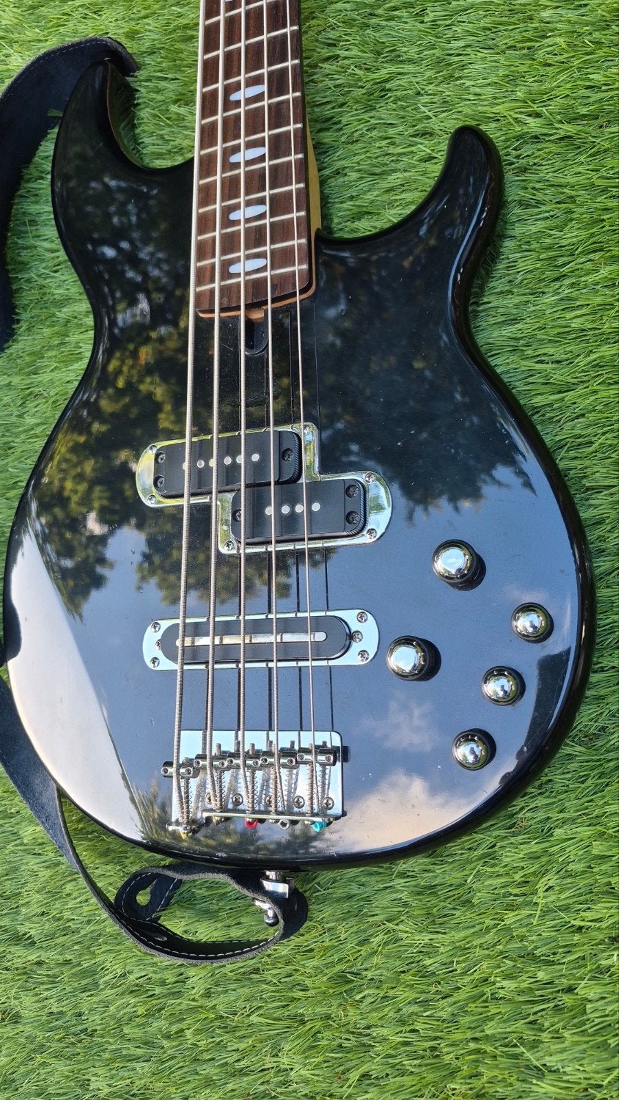 Yamaha BBG5S 5-snarige actieve basgitaar – zwart, Muziek en Instrumenten, Ophalen, Gebruikt, Elektrisch, 5-snarig
