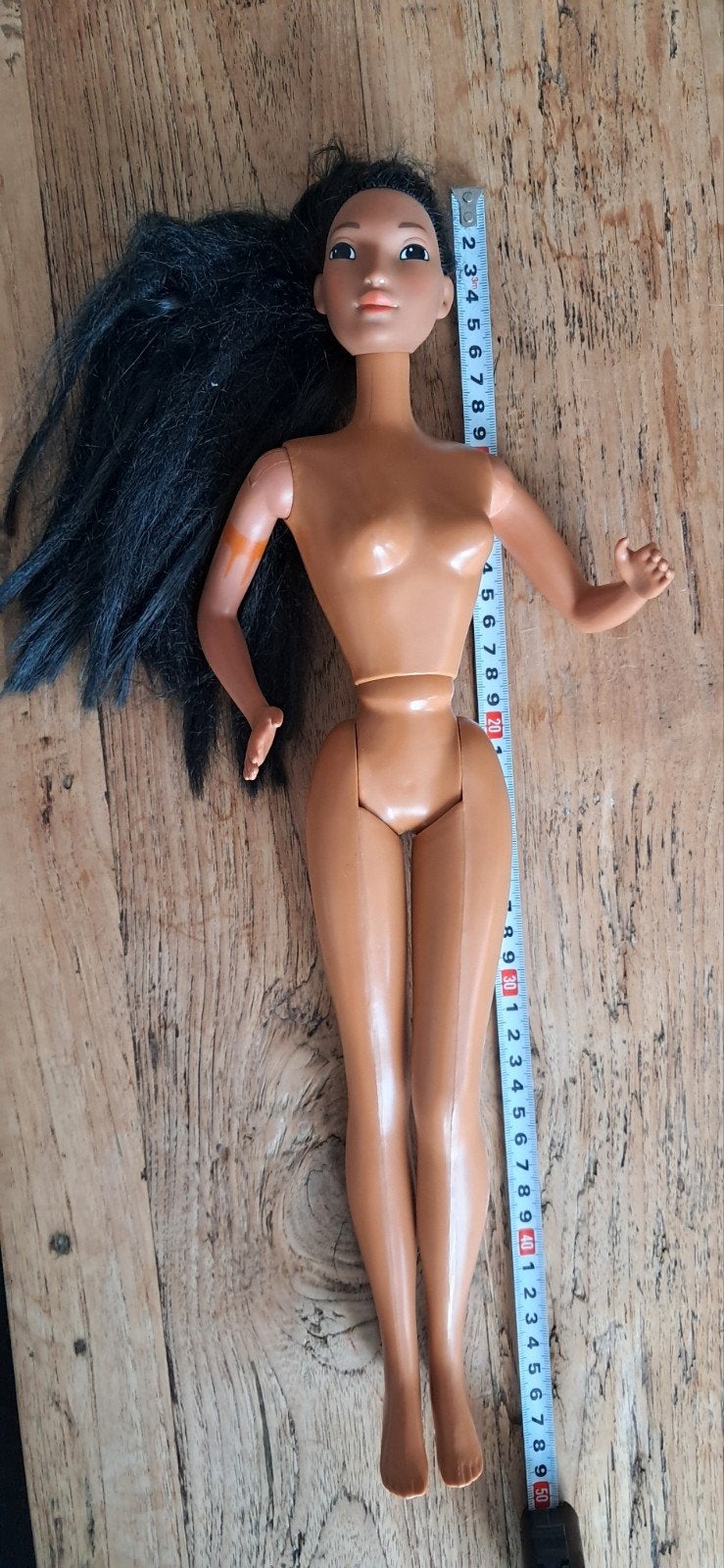 Mooie pocahontas pop van Mattel, Ophalen of Verzenden, Zo goed als nieuw