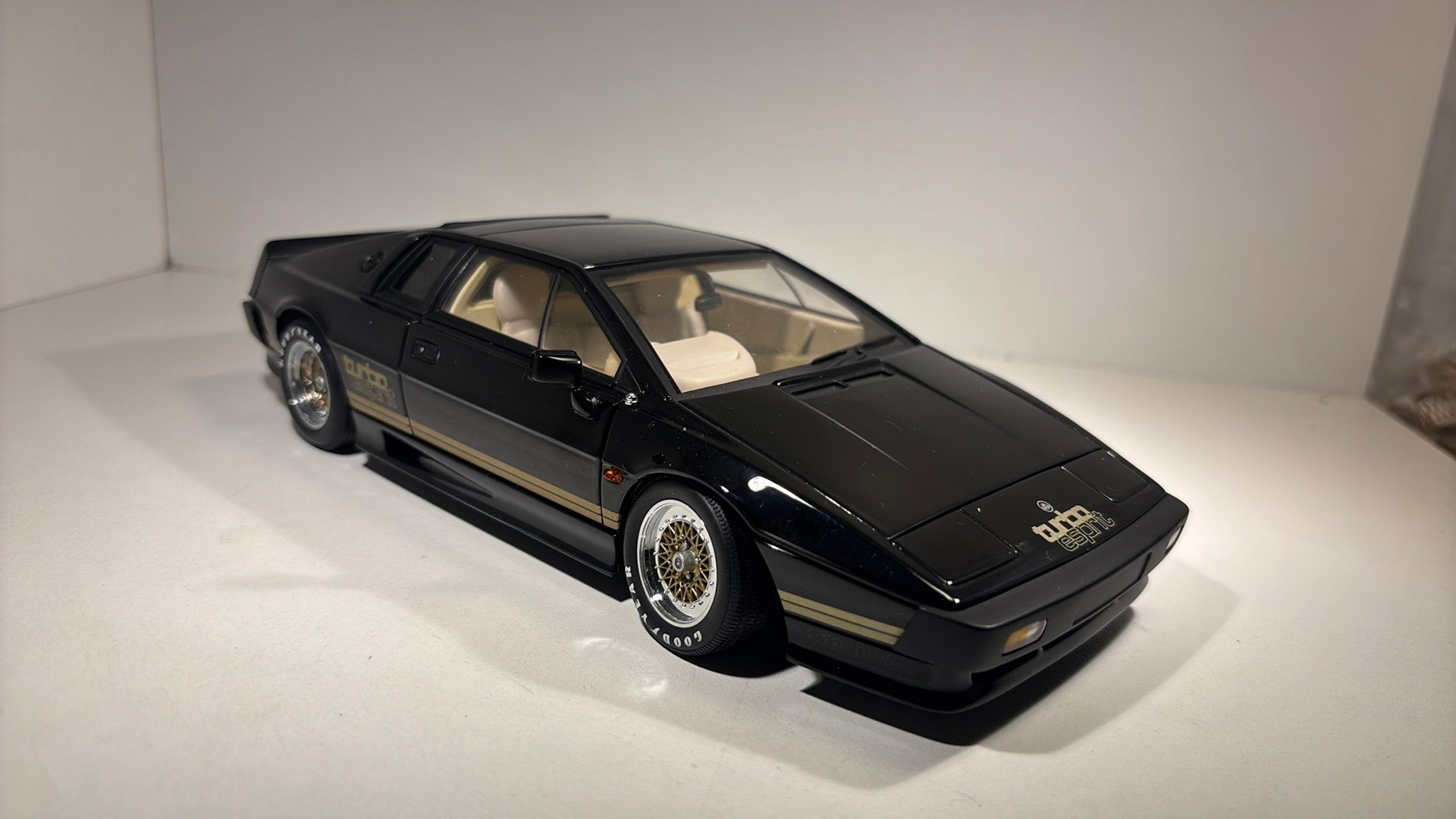 Lotus esprit turbo black autoart 1.18, Hobby en Vrije tijd, Modelauto's | 1:18, Ophalen of Verzenden, Autoart, A, A