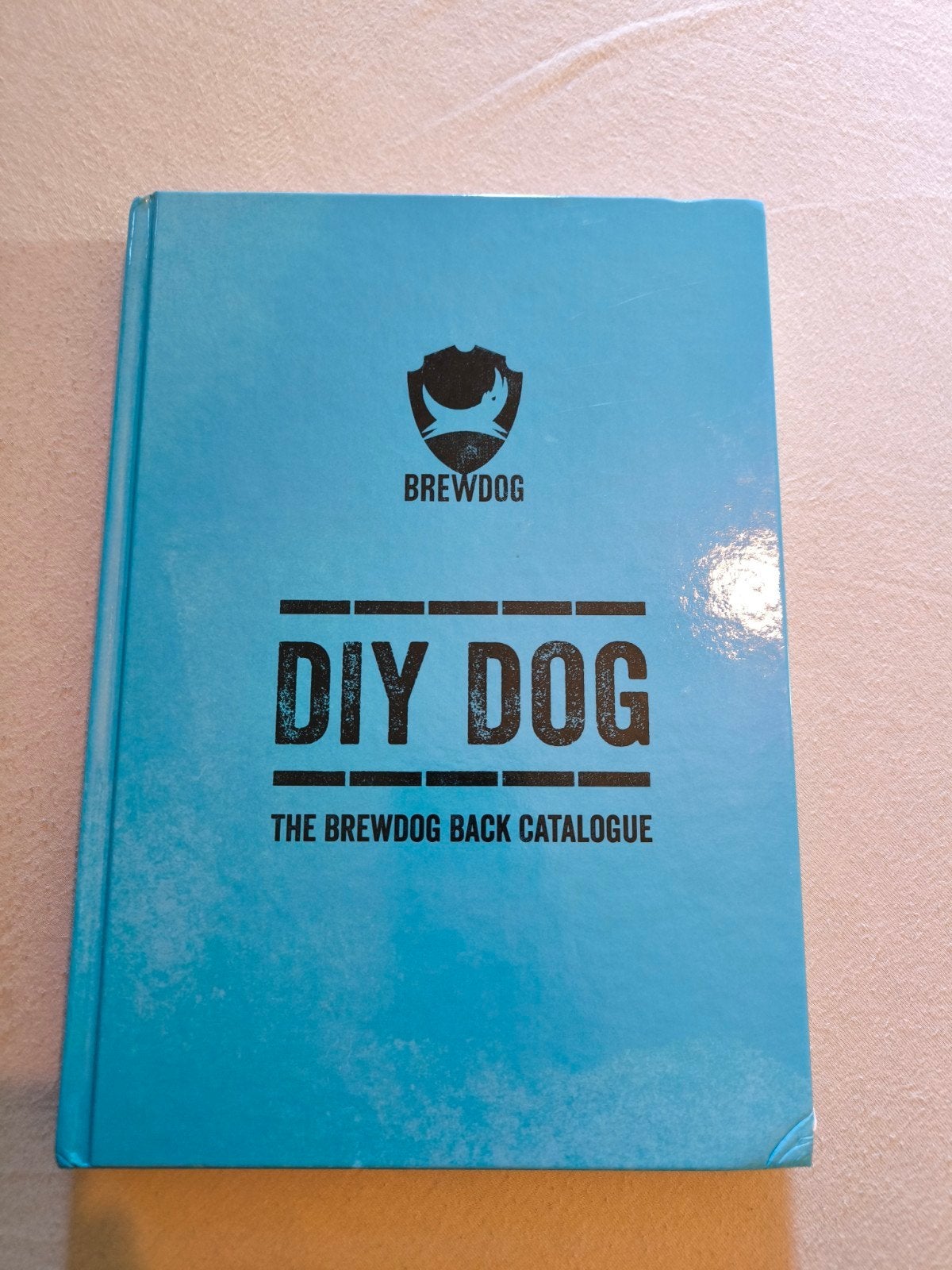 BrewDog DIY Dog: The BrewDog Back Catalogue, Ophalen of Verzenden, Zo goed als nieuw, James Watt, Martin Dickie, Catalogus