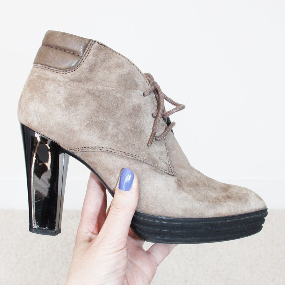 Schitterende Suede Hogan Enkellaarsjes -31 (Maat 40) € 55,-, Beige, Lage of Enkellaarzen, Ophalen of Verzenden, Hogan