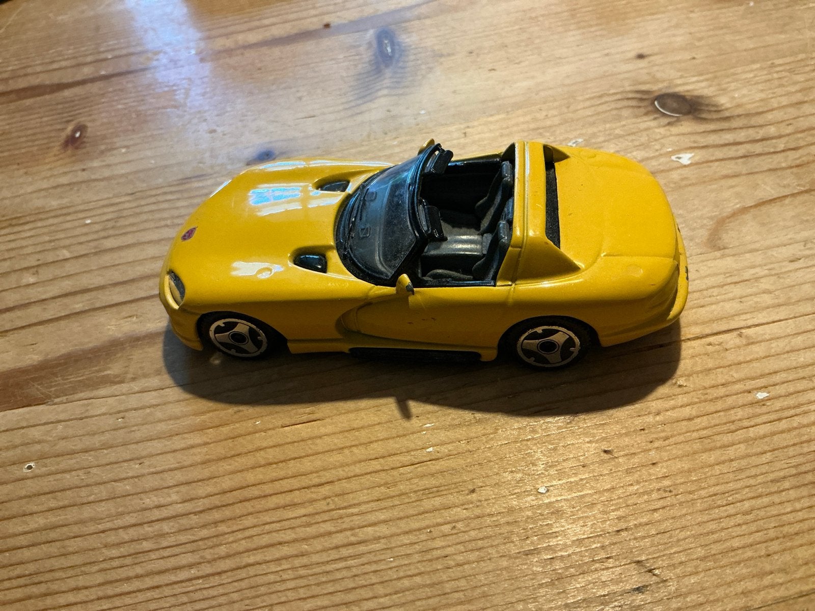 Burago Dodge Viper RT/10 1/43 - Geel, Hobby en Vrije tijd, Modelauto's | 1:43, Ophalen of Verzenden, Gebruikt, Auto, Overige merken