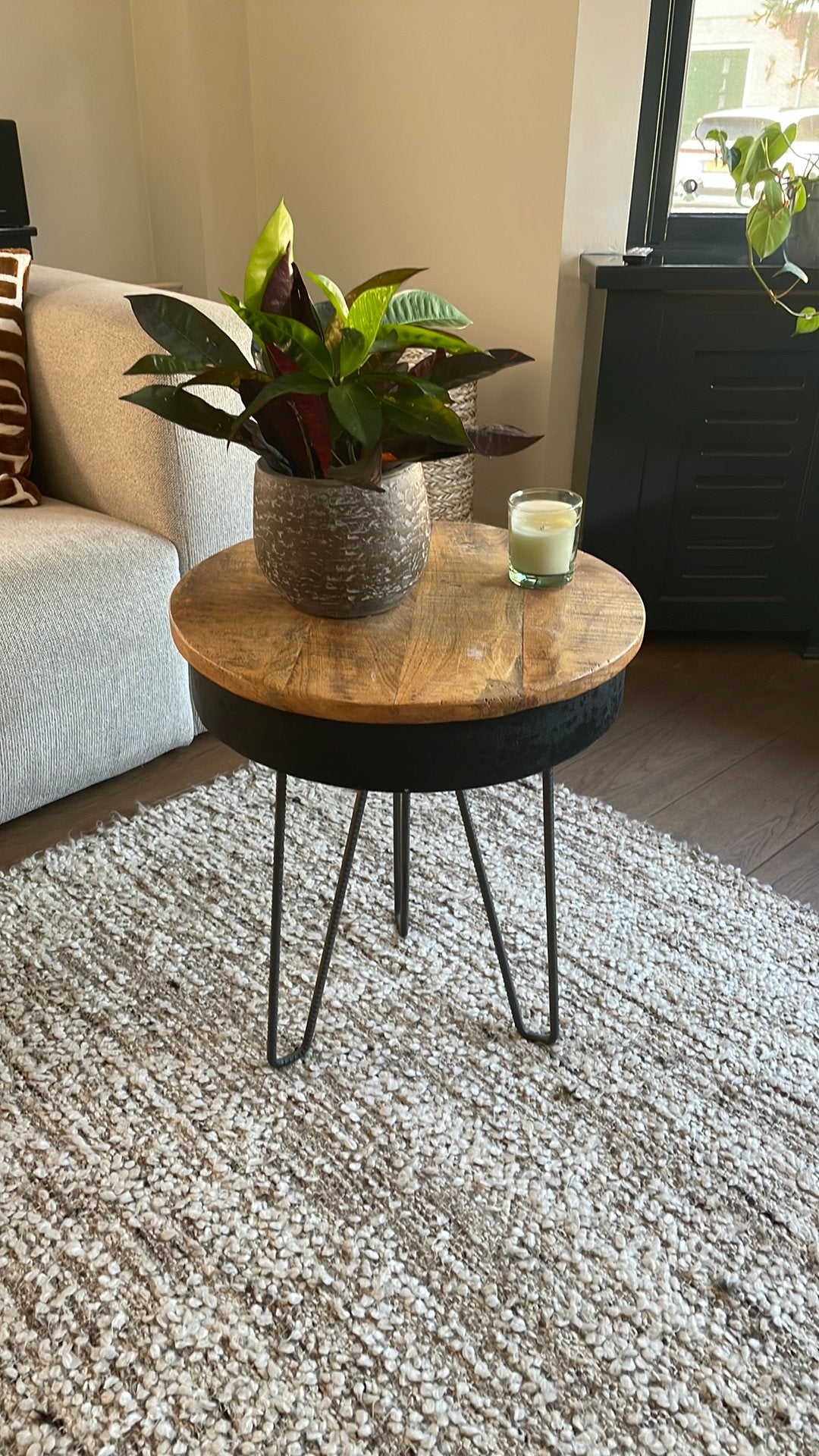Houten bijzettafel, Huis en Inrichting, Tafels | Bijzettafels, Minder dan 55 cm, Rond, Zo goed als nieuw, Ophalen