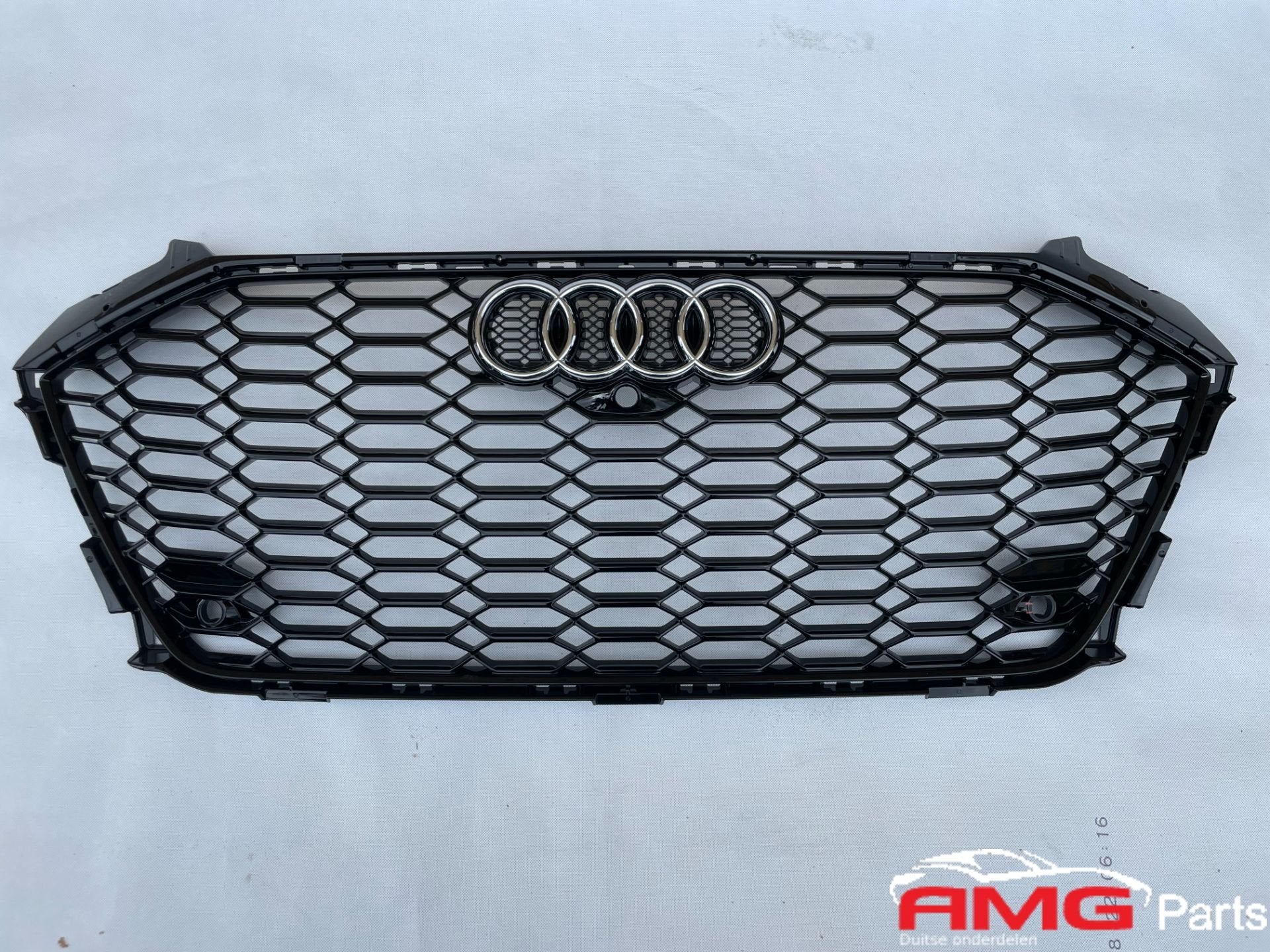 Audi A4 8W RS4 Grille ORIGINEEL 8W0853651 BF, AUDI AG, Kundenbetreuung@audi.de, Nieuw, Auto-Union-Strasse 1
85045  Ingolstadt, DE