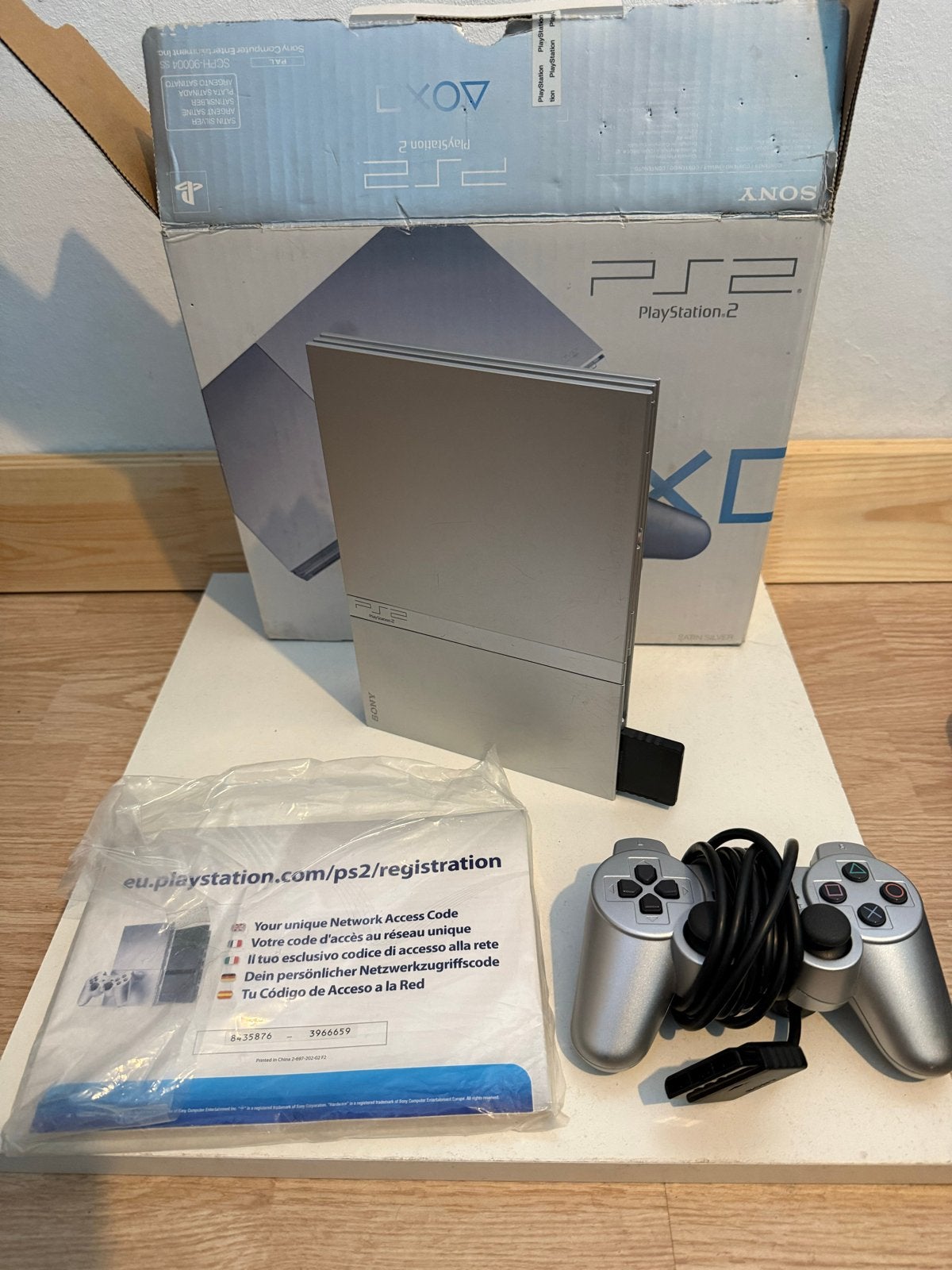 Sony PlayStation 2 Slim Zilver compleet doos handleiding etc, Spelcomputers en Games, Spelcomputers | Sony PlayStation 2, Ophalen of Verzenden