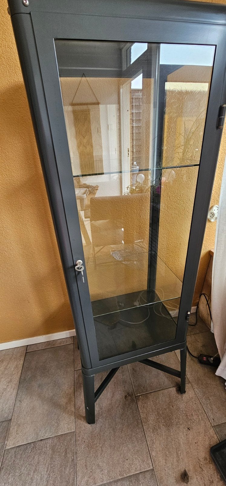 IKEA FABRIKÖR vitrinekast met 2 sleutels, Ophalen, Met deur(en), 50 tot 100 cm, Zo goed als nieuw