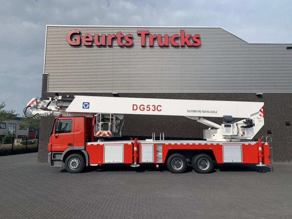 Mercedes-Benz Actros 3332 6X4 XCMG DG53C FIRE FIGTHING PLATF, Auto's, Achterwielaandrijving, Mercedes-Benz, Bedrijf, Diesel
