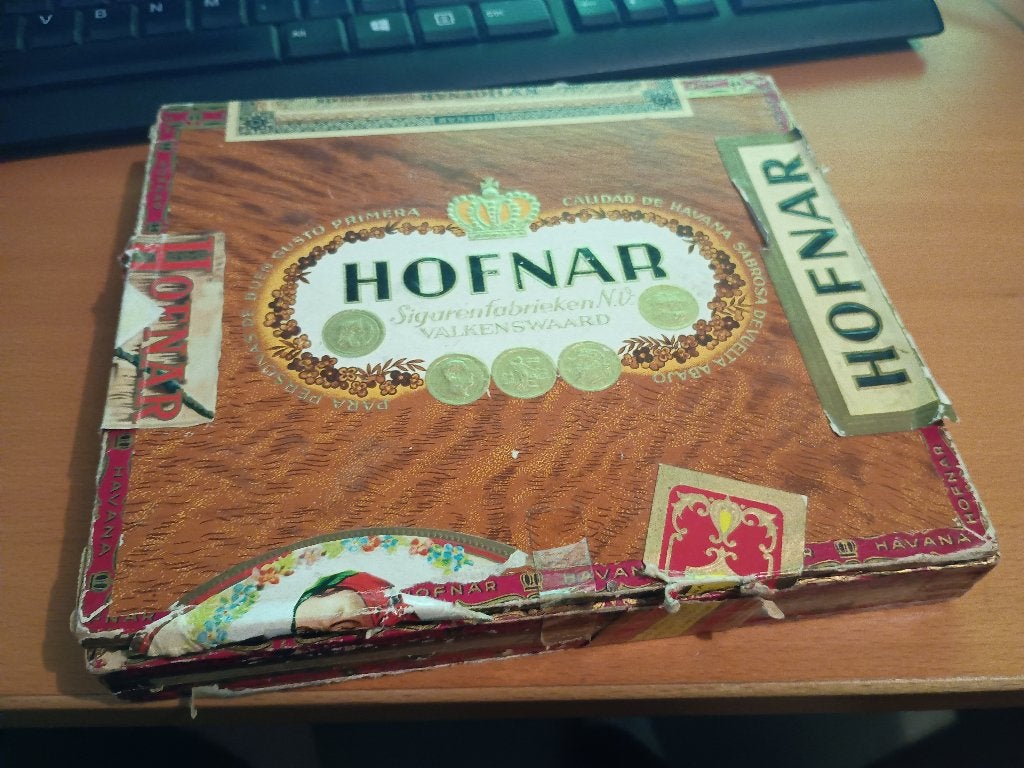 Vintage Hofnar houten sigarendoos Long Corona – Valkenswaard, Verzamelen, Verzenden, Gebruikt, Tabaksdoos of Verpakking