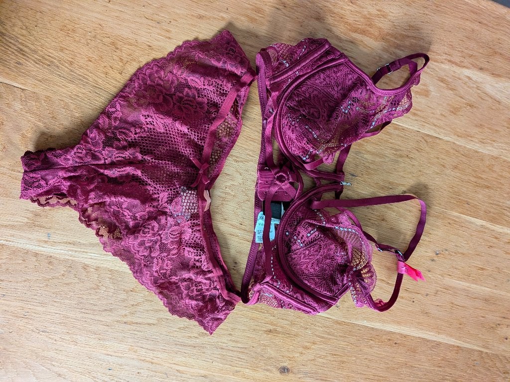 bh 80 c en slip m, Hunkemöller, Ophalen of Verzenden, Rood, Setje