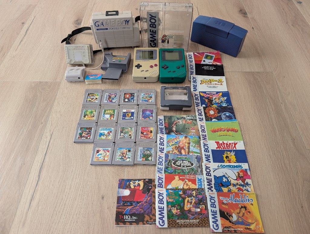 Game Boy Classic Collectie: 2x Game Boy, 15 Games +GameGenie, Spelcomputers en Games, Ophalen, Gebruikt, Game Boy Classic, Met games