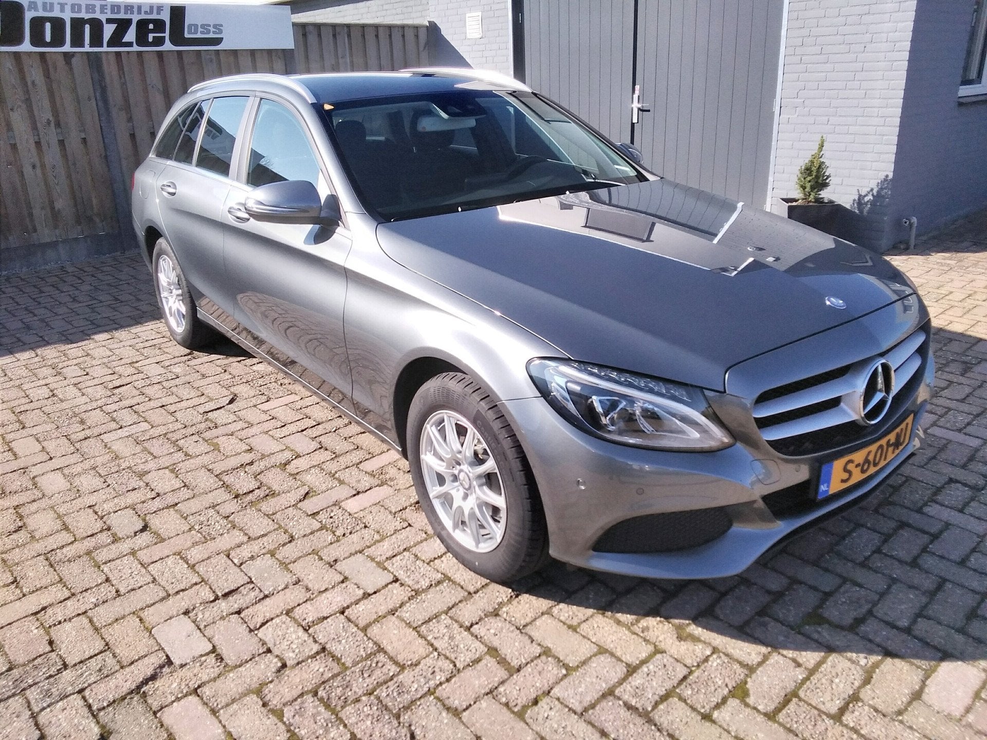 Mercedes-Benz C-Klasse 180 station NAVIGATIE + lane assist ., Gebruikt, 1595 cc, Handgeschakeld, 1600 kg