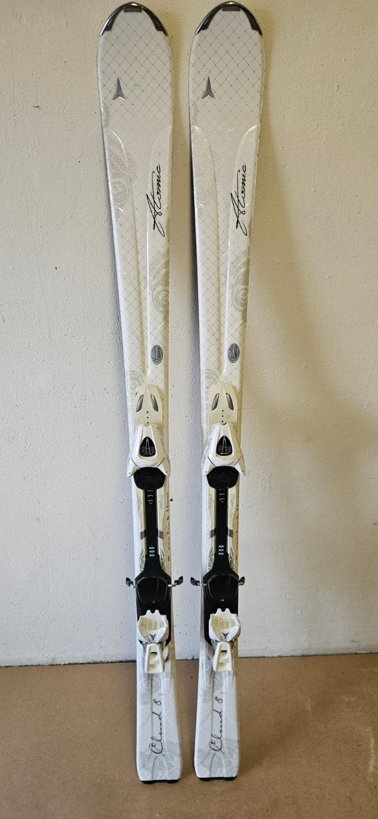 Nieuwstaat Atomic Cloud8 151 cm Dames Ski gewaxt geslepen 48, 160 tot 180 cm, Ophalen of Verzenden, Zo goed als nieuw, Carve