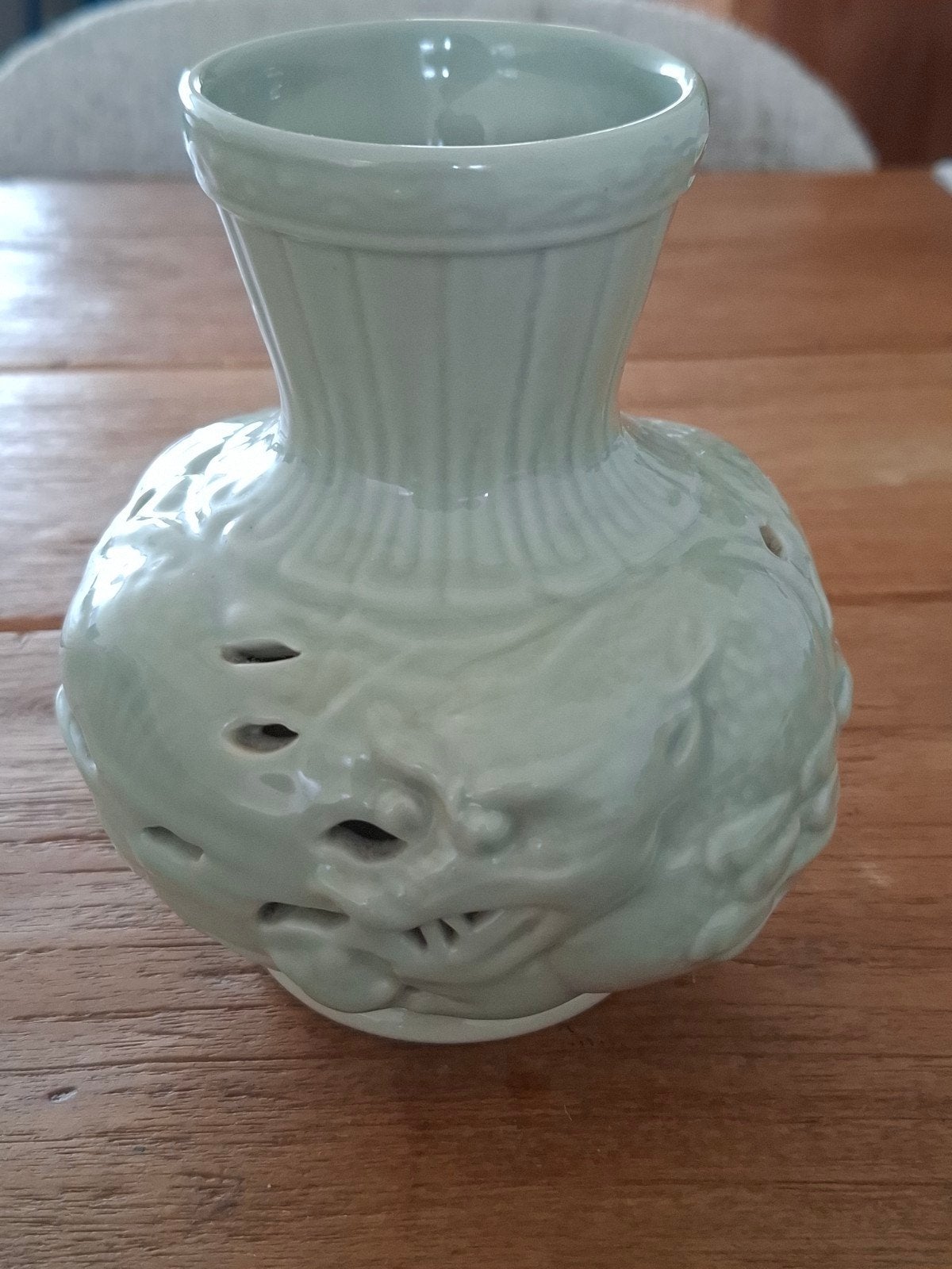 Vintage Chinese Celadon vaas met drakenmotief, Antiek en Kunst, Ophalen of Verzenden