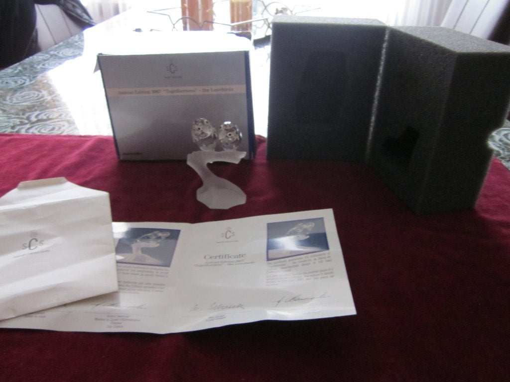 SWAROVSKI JAARSTUK DE LOVEBIRDS UIT JAARTAL 1987, Verzamelen, Ophalen of Verzenden, Zo goed als nieuw, Figuurtje