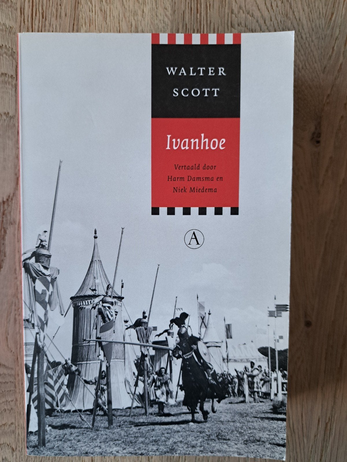 Ivanhoe - Walter Scott (vertaald door Damsma & Miedema), Ophalen of Verzenden, Zo goed als nieuw, Walter Scott