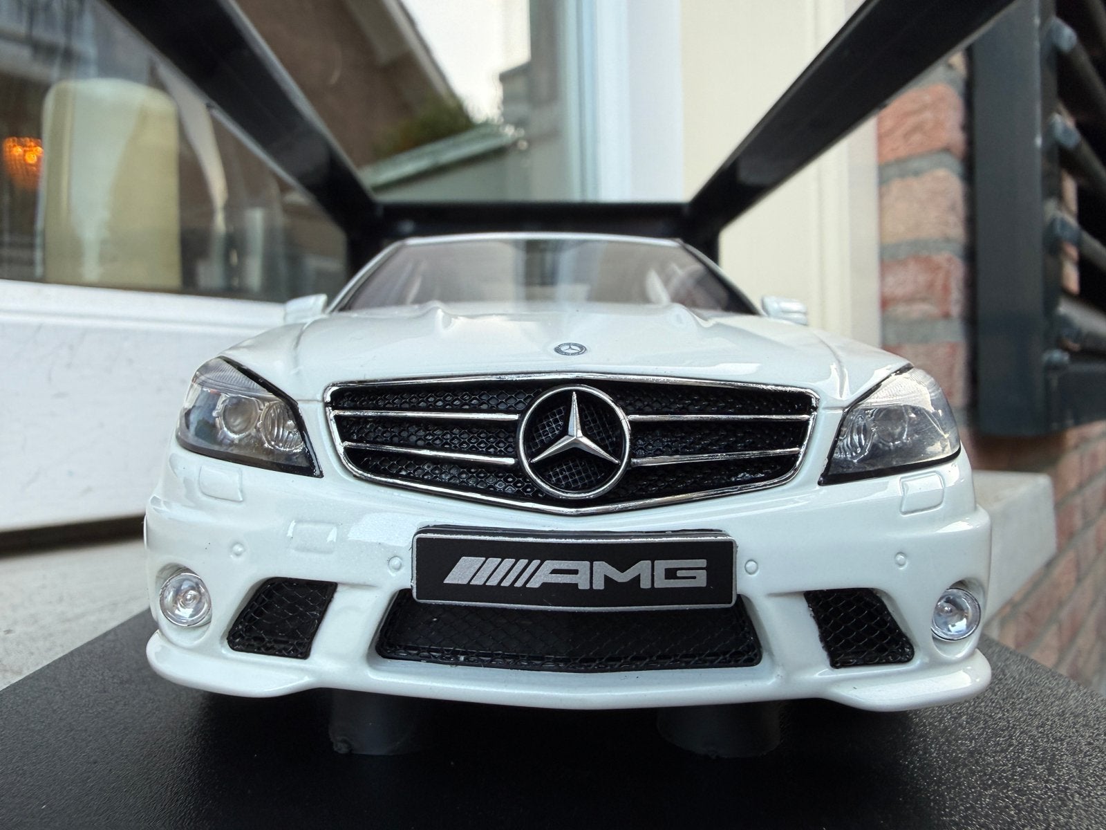 1:18 Mercedes C63 AMG Sedan W204 wit 2007 GT Spirit GT928, Overige merken, Info@gts-models.com, 2, rue de l'écusson, Zone commerciale Oxygène Sud, Josselin, 56120, FR