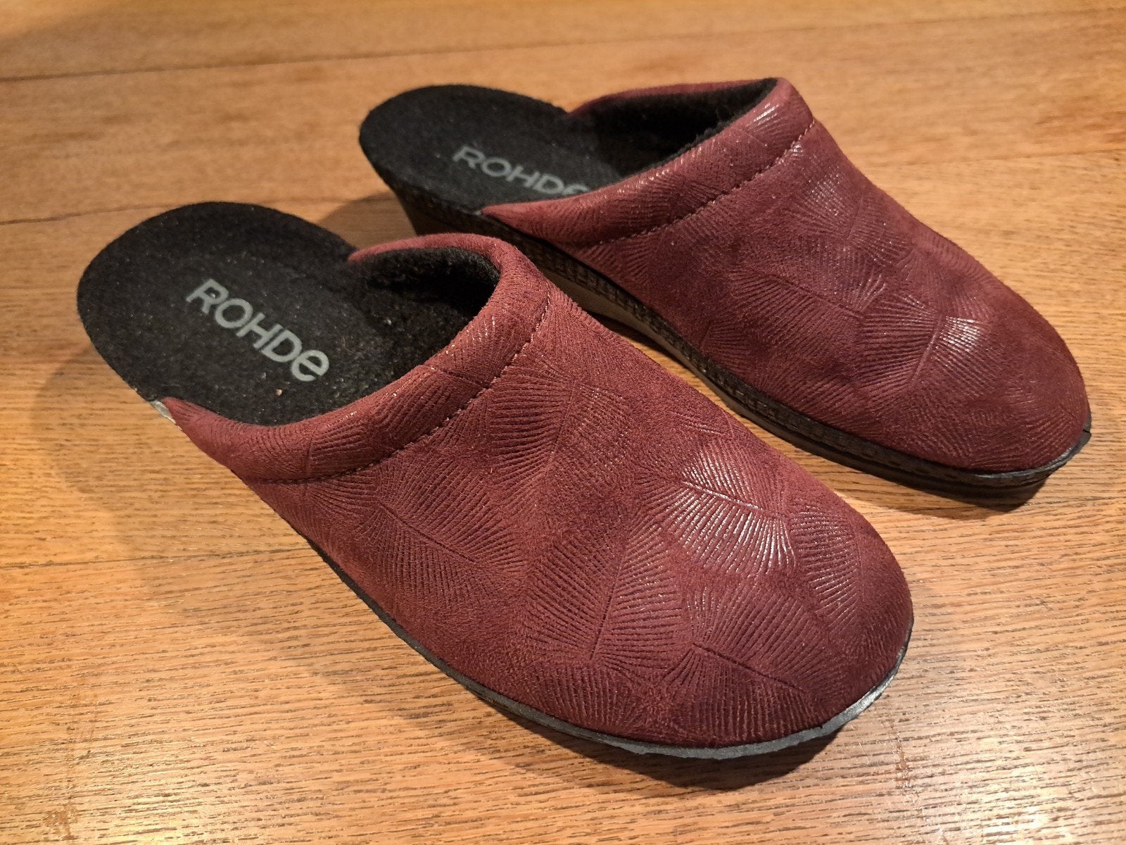 Rohde dames sloffen. Nieuw. Leder. Maat 41

Niet gedr, Ophalen of Verzenden, Pantoffels of Sloffen, Rood, Rohde