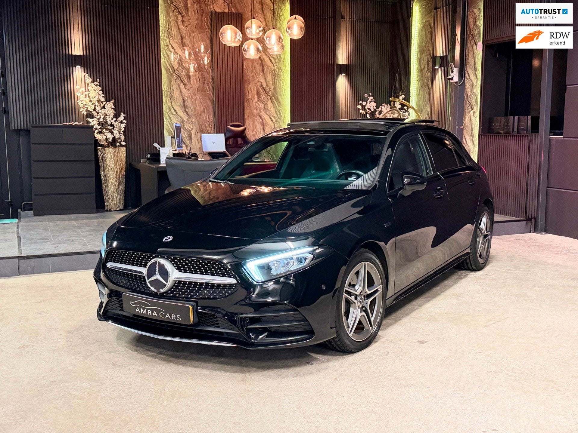 Mercedes-Benz A-klasse 250 e AMG Luxury Limited|PANO|SFEER|B, Auto's, Parkeerassistent, Gebruikt, Euro 6, 4 cilinders