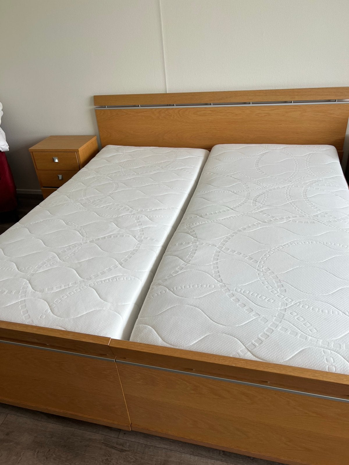 Ledikant 2 pers aparte matras en verst lattenbodem * KOOPJE, Ophalen, Verstelbaar, Bruin, Tweepersoons