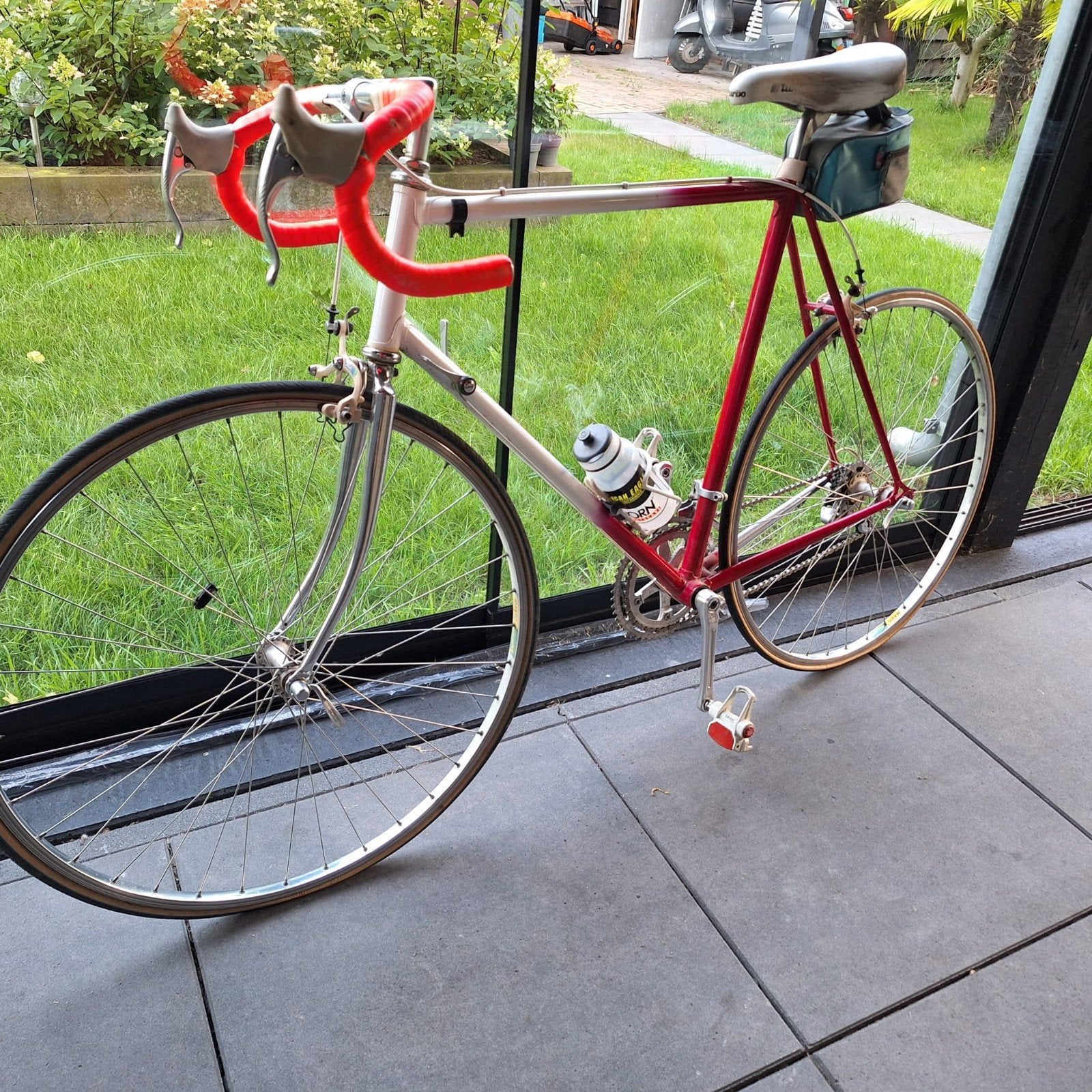 Vintage racefiets, rood/wit, Campagnolo/Shimano onderdelen, Ophalen