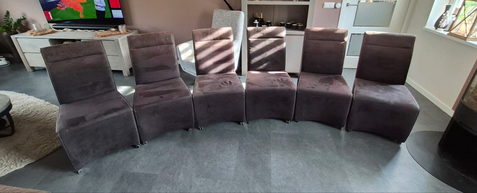 6x Bruine eetkamerstoelen op wieltjes, Huis en Inrichting, Stoelen, Ophalen, Gebruikt, Bruin, Vijf, Zes of meer stoelen