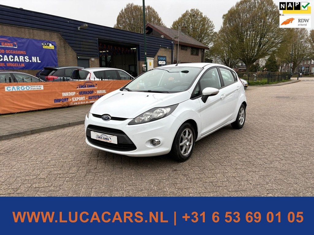 Ford Fiesta 1.6 TDCi ECOnetic Titanium NIEUWE APK!, Auto's, Voorwielaandrijving, Gebruikt, 96 €/maand, Parkeersensor