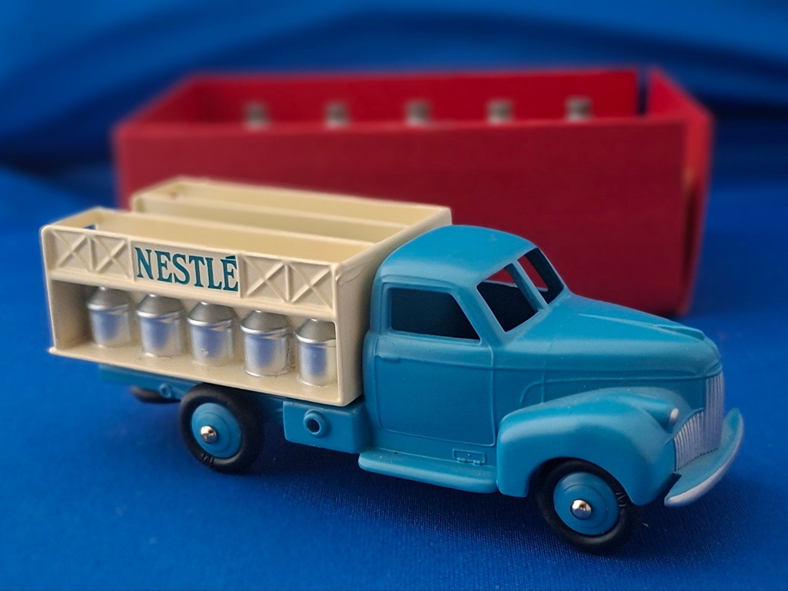 CIJ/Dan-Toys 05 Camion Laitier Nestle - Nieuwstaat, Ophalen of Verzenden, Nieuw, Auto, Overige merken