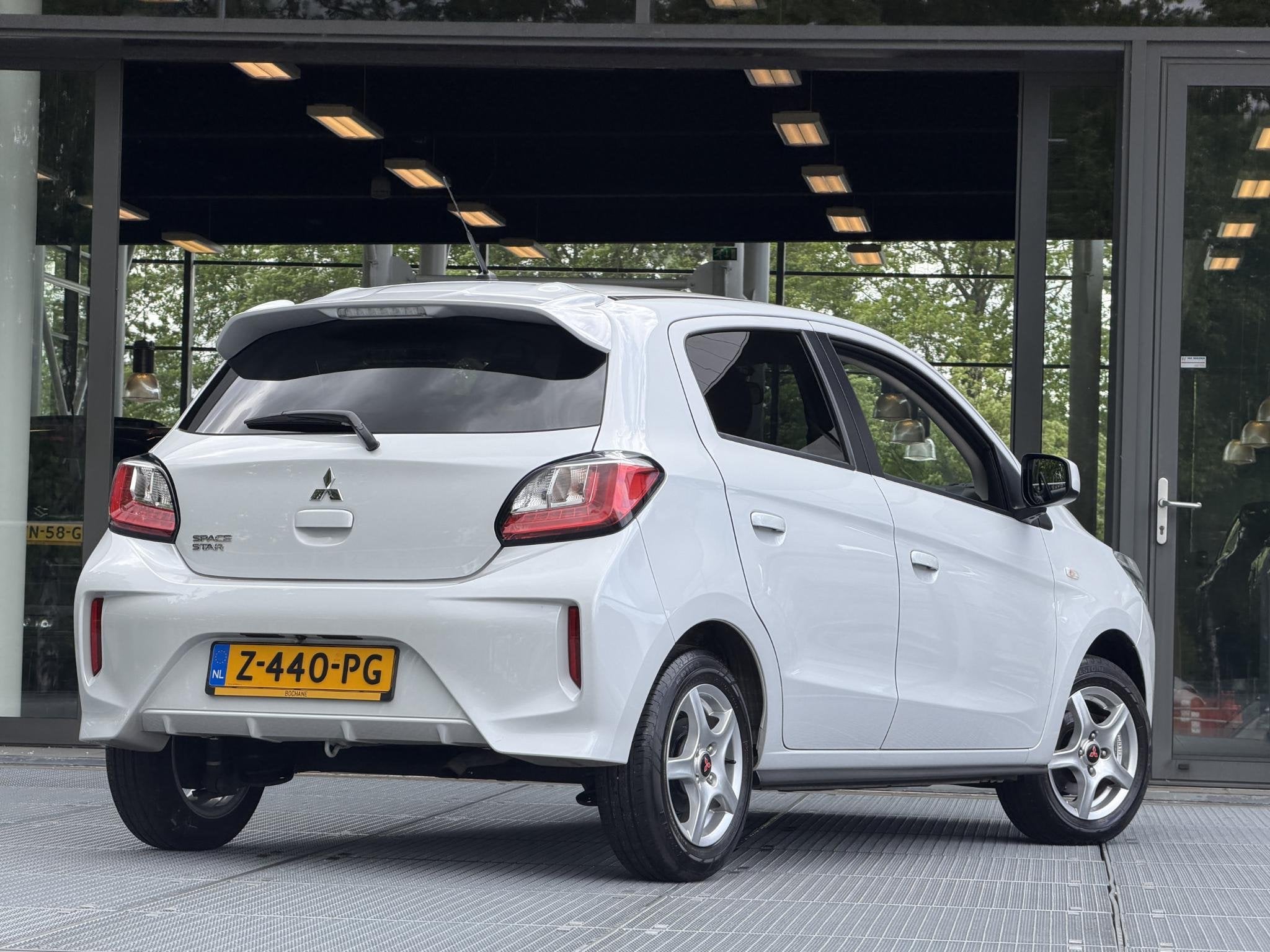 Mitsubishi Space Star 1.2 Dynamic | Achteruitrijcamera | Cru, Stof, Gebruikt, 850 kg, Start-stop-systeem