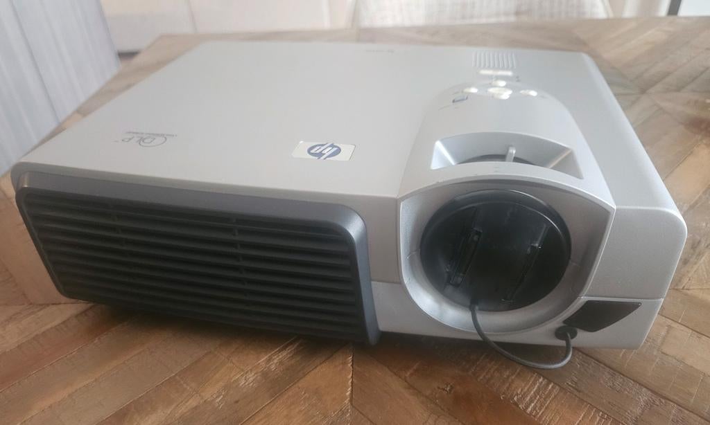 Beamer HP VP 6110, Ophalen of Verzenden, Zo goed als nieuw, HP