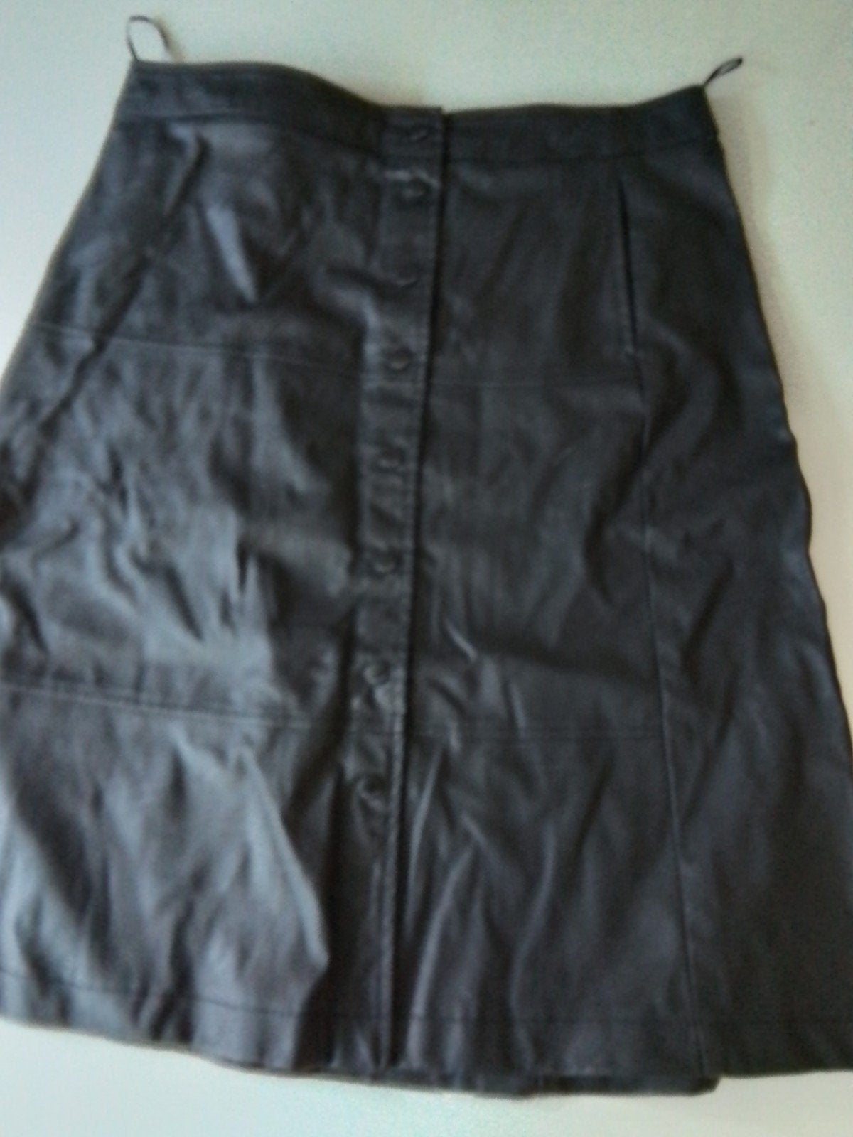 Geisha zwarte imitatie leren rok XL (42) met knoopsluiting, Kleding | Dames, Rokken, Geisha, Zwart, Maat 42/44 (L), Ophalen of Verzenden