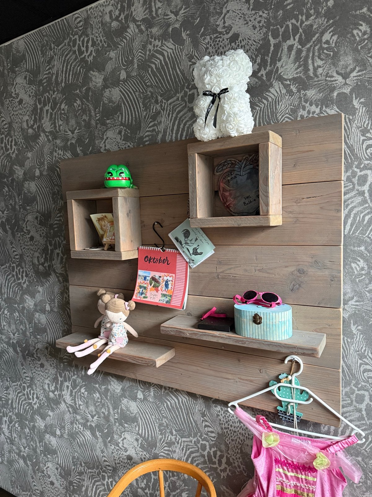 Houten wanddecoratie met planken en bakjes 110x90cm, Ophalen, Zo goed als nieuw
