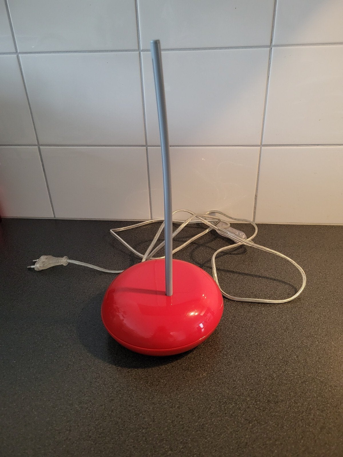Ikea Lekaryd tafellamp rood, Huis en Inrichting, Lampen | Tafellampen, Kunststof, Ophalen of Verzenden, Zo goed als nieuw, Rood