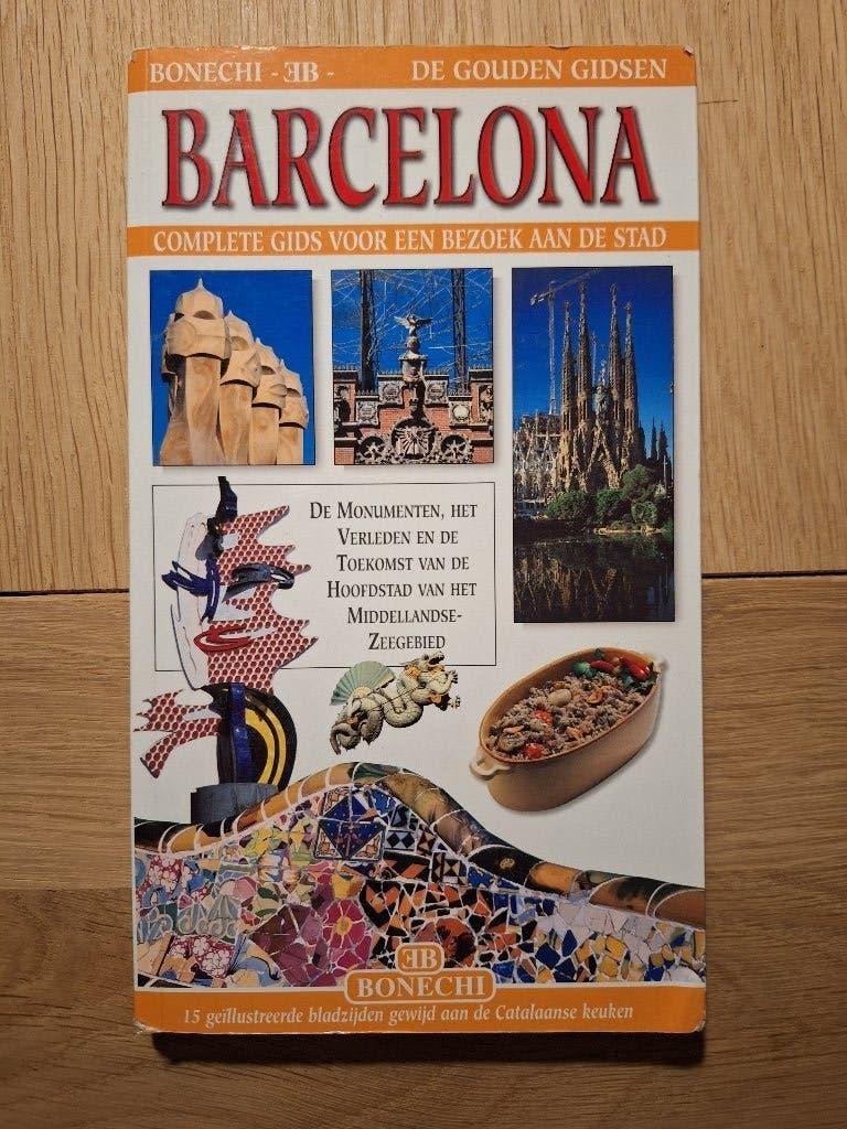 Barcelona reisgids, Europa, Ophalen of Verzenden, Reisgids of -boek, Gelezen