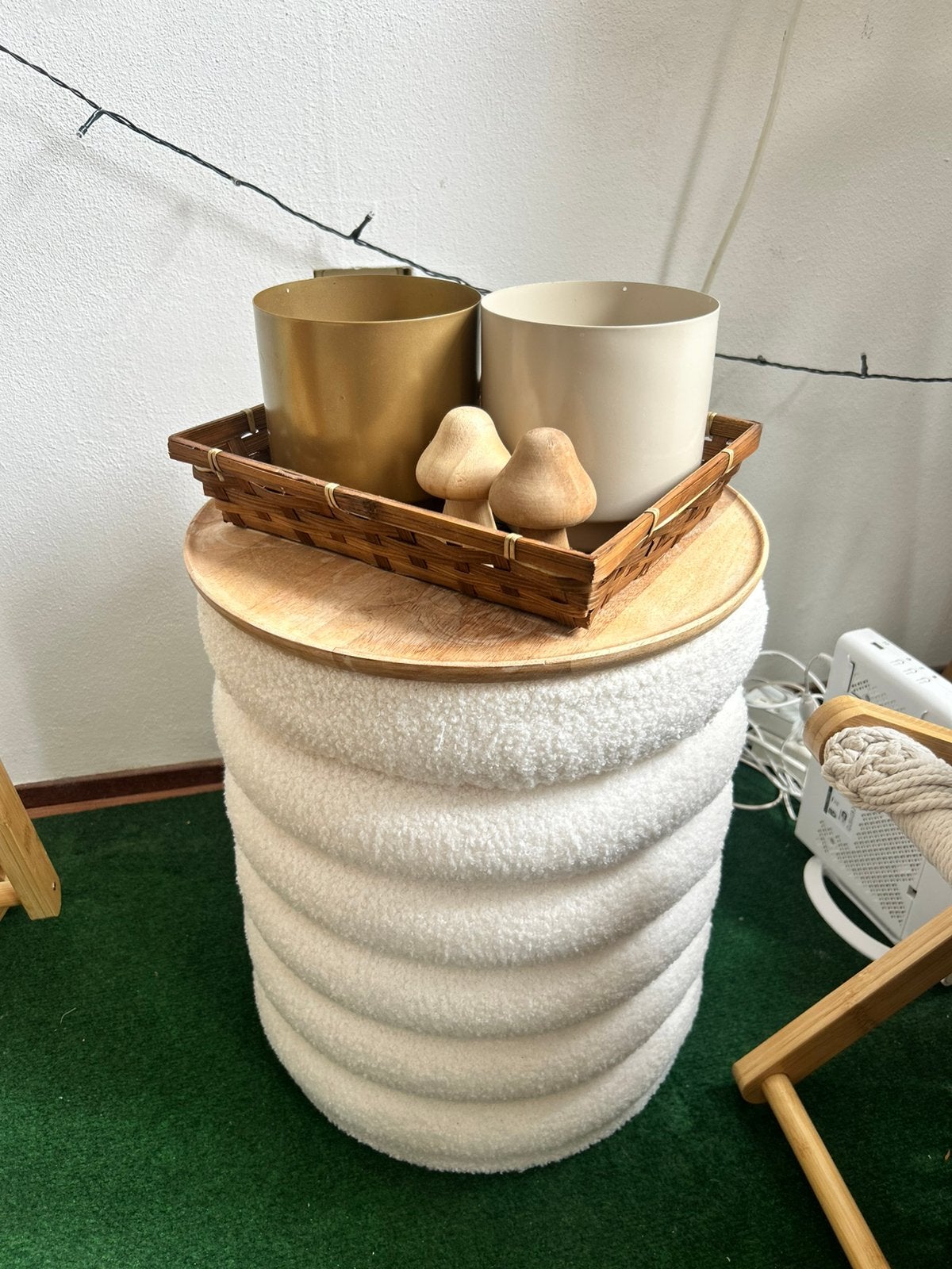 Bijzet tafel / poef / decoratie - wit, Huis en Inrichting, Tafels | Bijzettafels, Zo goed als nieuw, Rond, Minder dan 55 cm, Ophalen