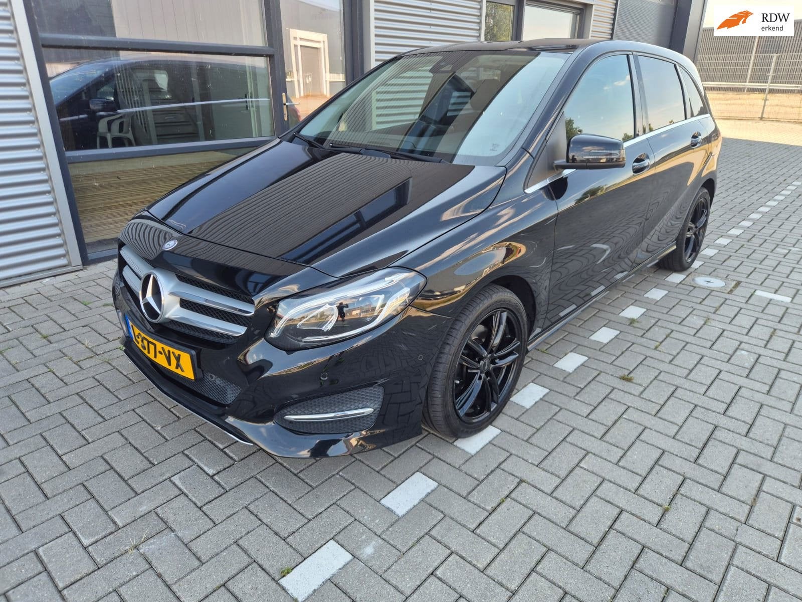 Mercedes-Benz B-klasse 200 Prestige - automaat - trekhaak -, Auto's, 1325 kg, Gebruikt, Leder en Stof, Zwart