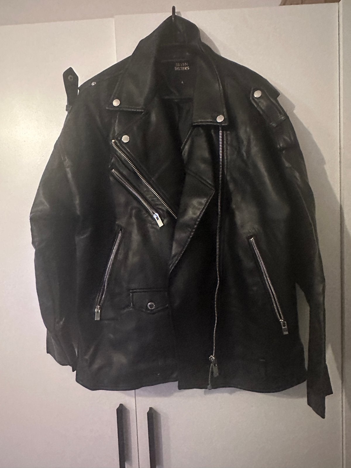 Zwart leren bikerjack van Seven Sisters, maat L, Ophalen of Verzenden, Zo goed als nieuw, Maat 42/44 (L), Zwart