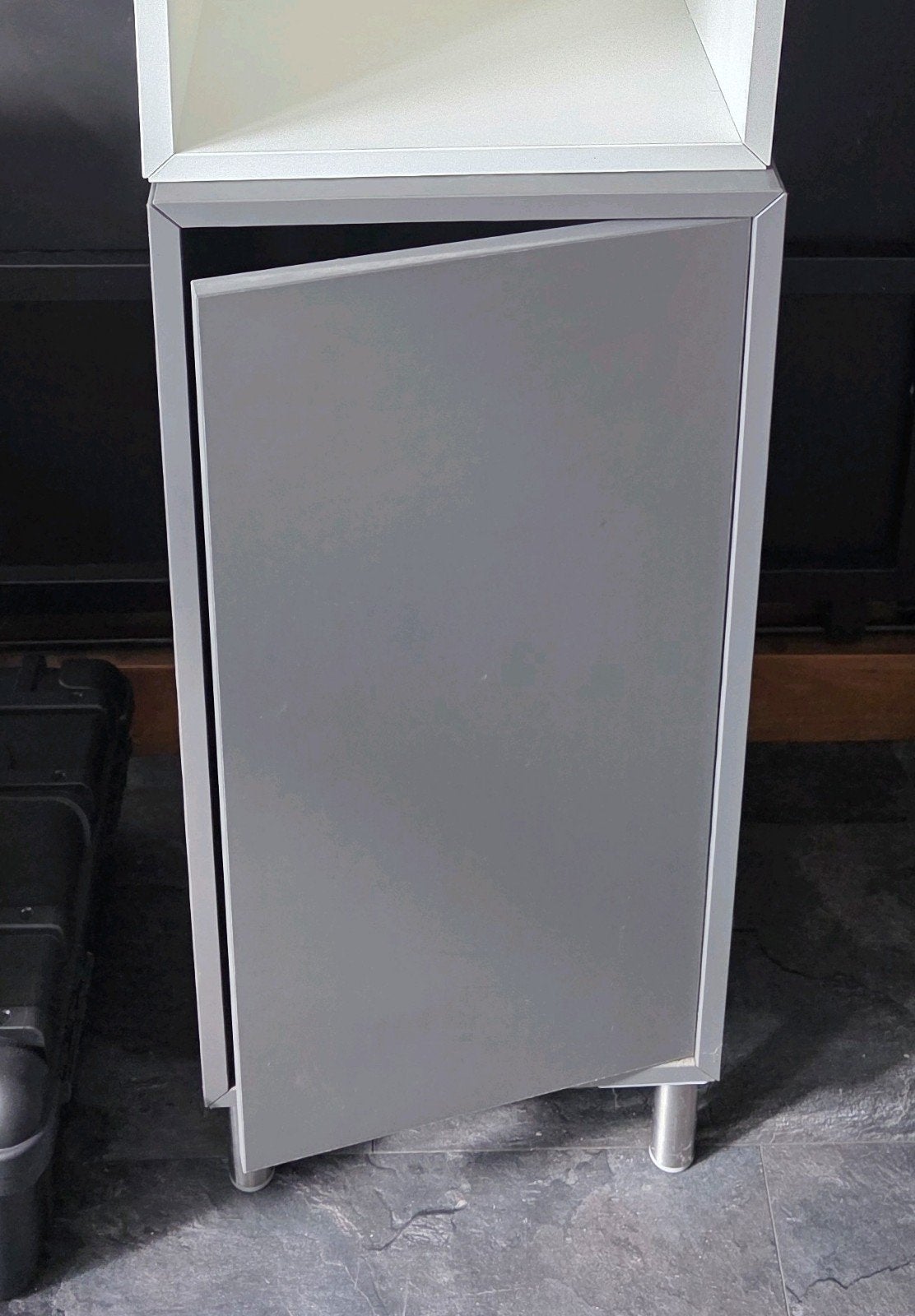 Ikea Eket kastje grijs 35x35x70 cm (slotje defect), Ophalen of Verzenden