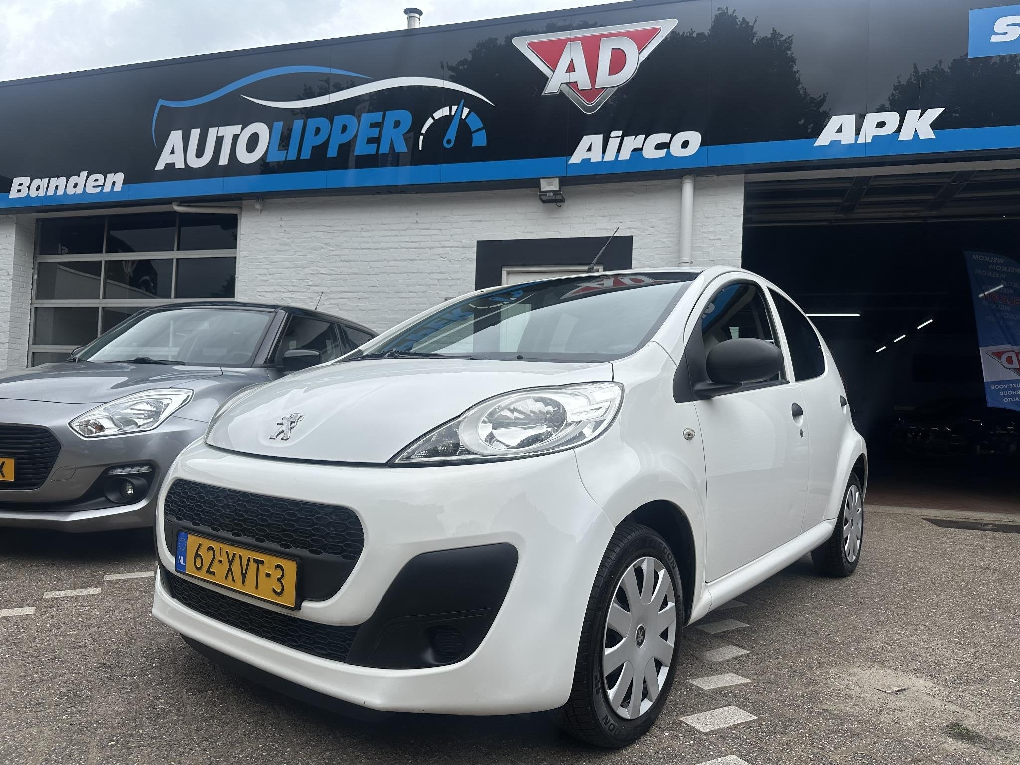 Peugeot 107 1.0 Access /Nieuwe apk bij aflevering/5 drs, Auto's, Peugeot, Voorwielaandrijving, Euro 5, Stof, Gebruikt