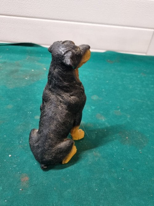 beeld rotweiler zittend, Ophalen of Verzenden